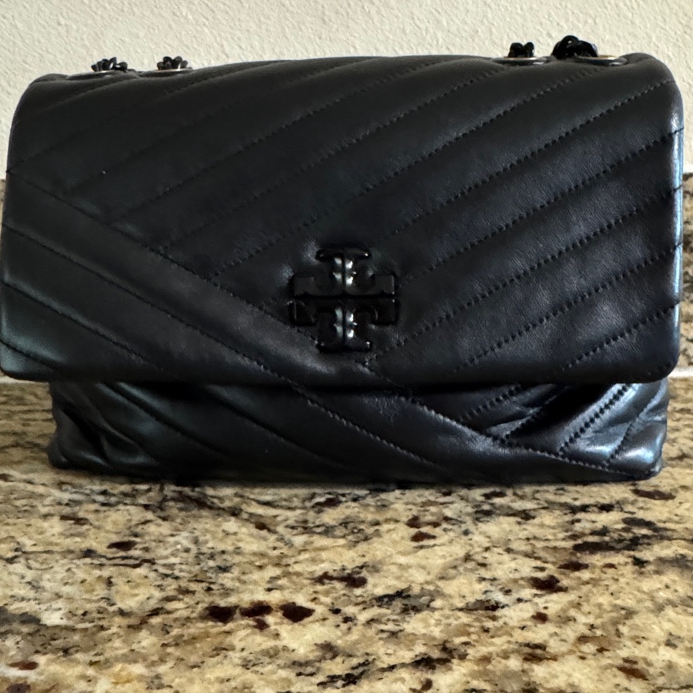 Tory Burch KIRA CHEVRON CONVERTIBLE SHOULDER BAG